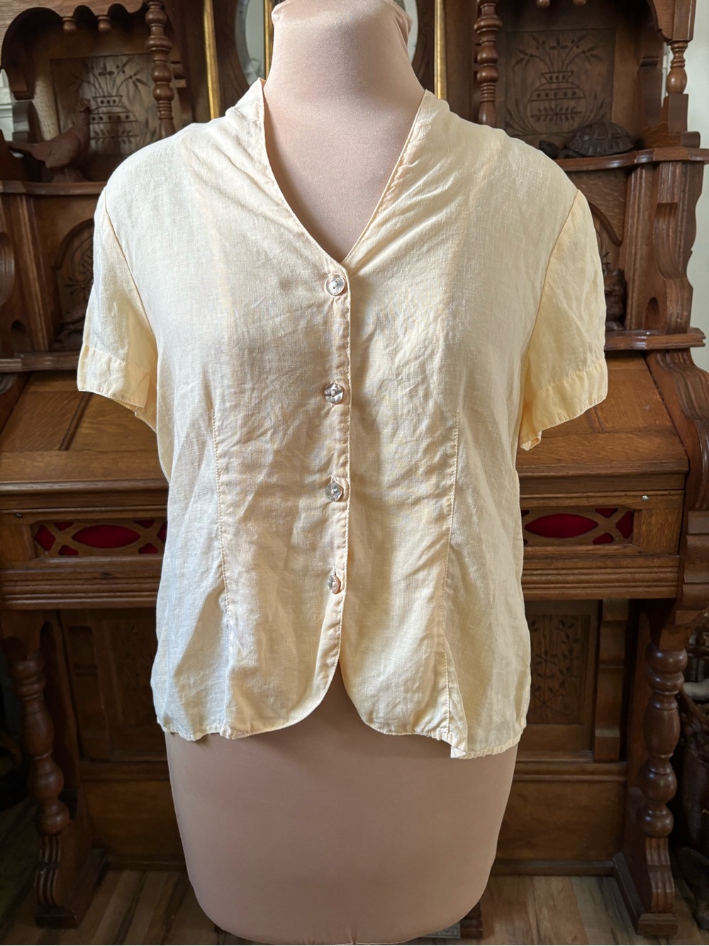 Y2K Two Star Dog Light Yellow Short Sleeve Button-Front Women’s Top